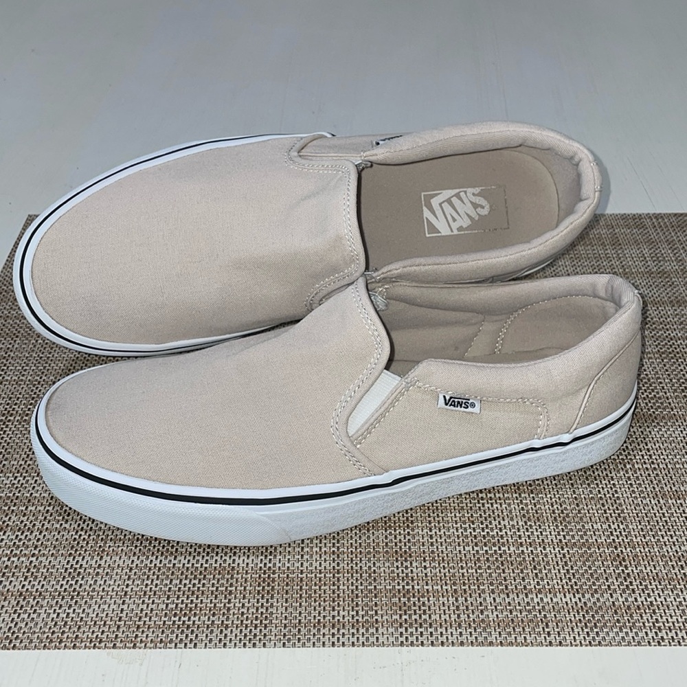 Vans classic slip-on sneakers in cream canvas. Men's 11. Like new condition.